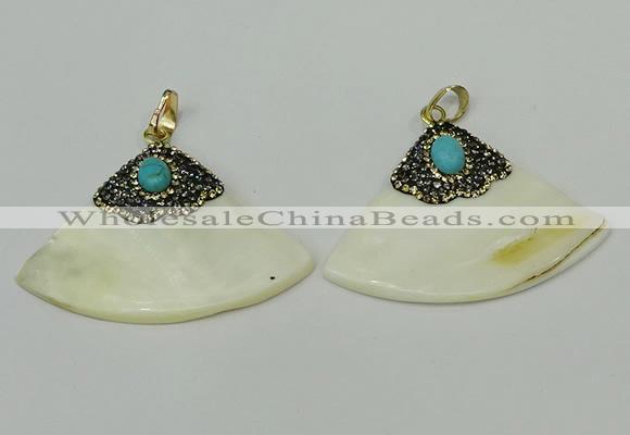 CGP287 35*50mm fan-shaped pearl shell pendants wholesale